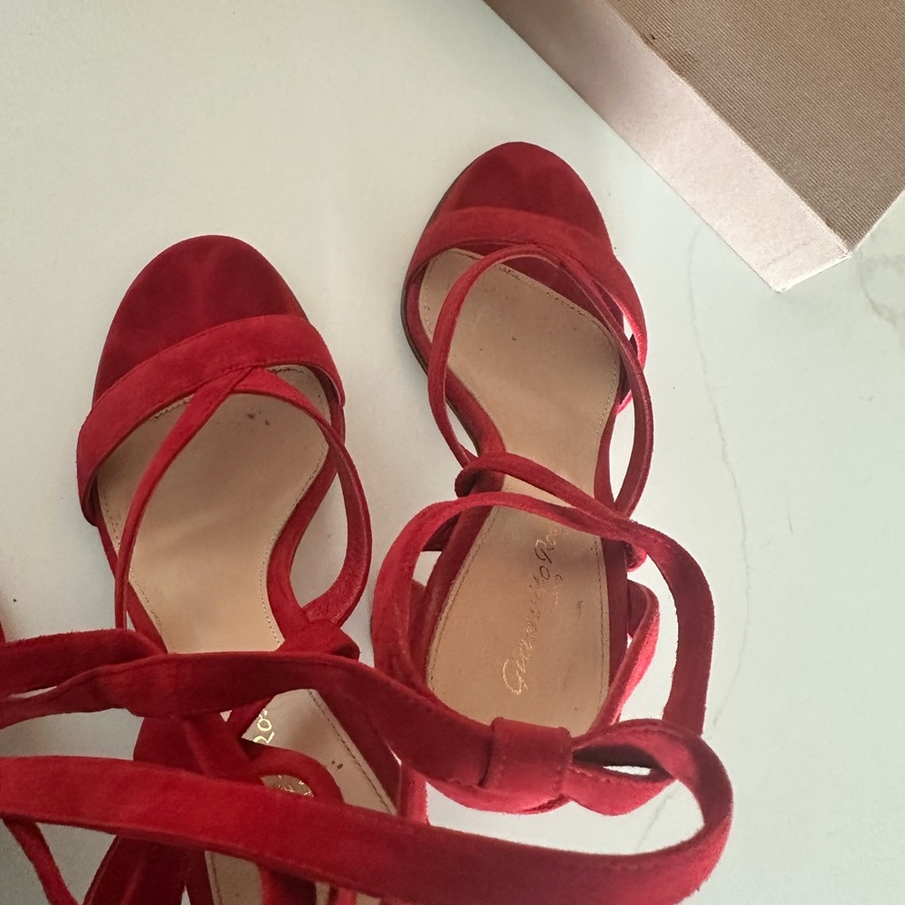 Gianvito Rossi Red Heels Elegant and Chic - Picture 3 of 7